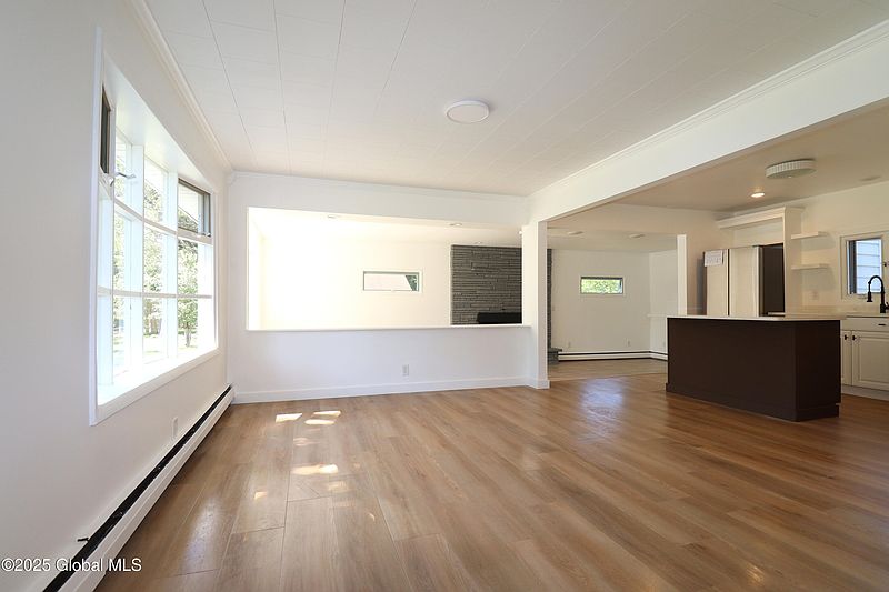 2nd image of 1220 Hemlock Street