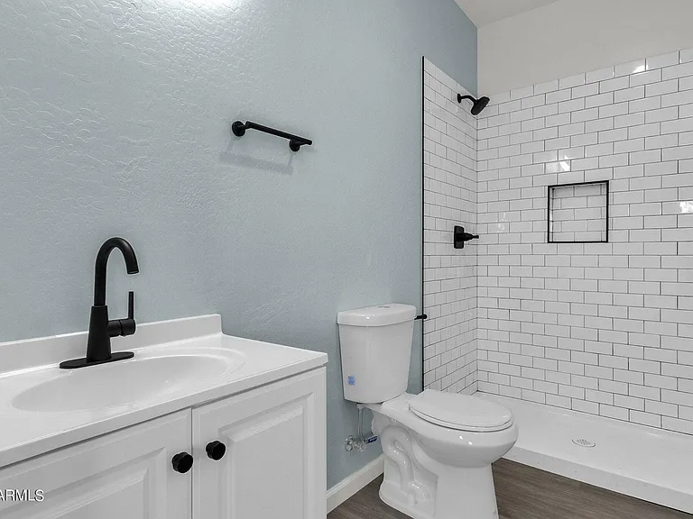 220 4th Ave E #2 — Photo 11