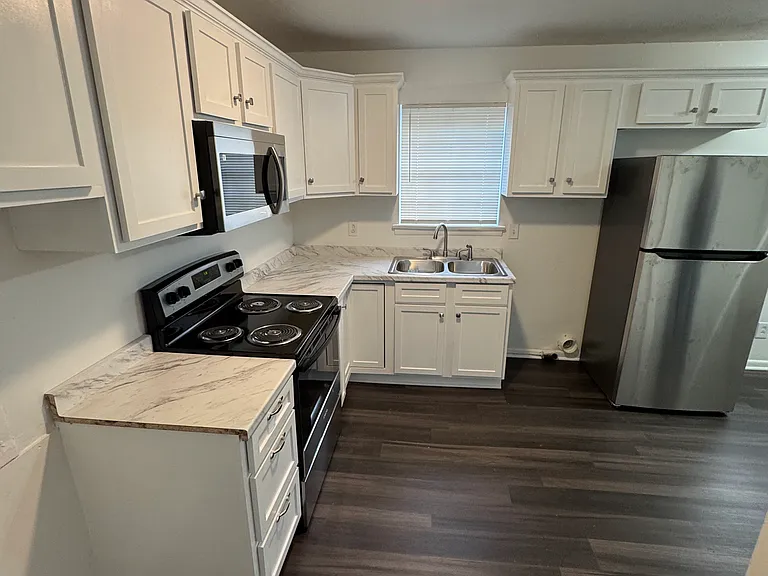 937 52nd Way N #B — Photo 7