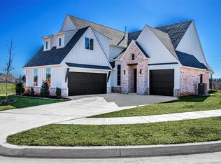 8016 Cal Dr, Edmond, OK 73034