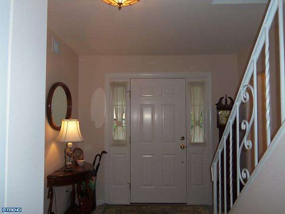 4th image of 74 Poplar Dr