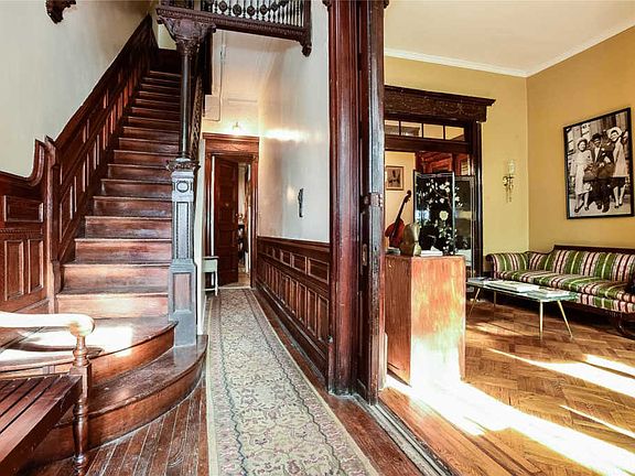 3rd image of 115 Bainbridge St
