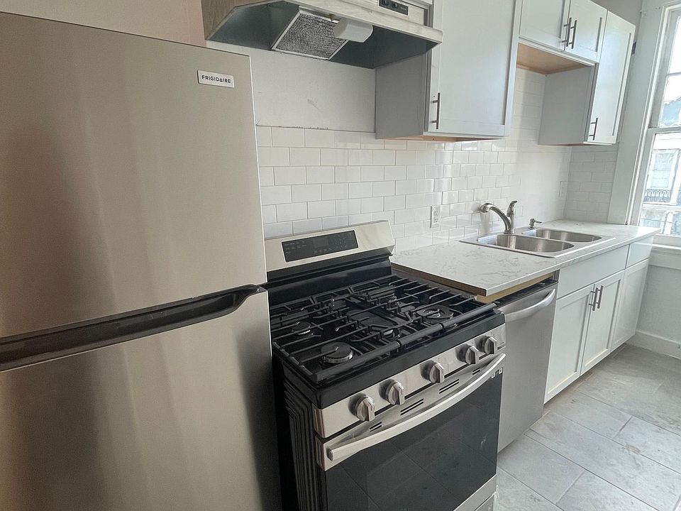 1st image of 3300 Prytania St #9