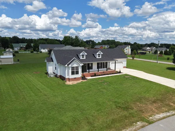 30 Hobby Cir, McMinnville, TN 37110
