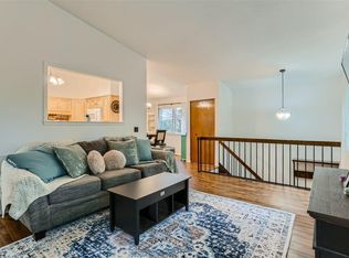 4821 Grenwich Way N, Oakdale, MN 55128