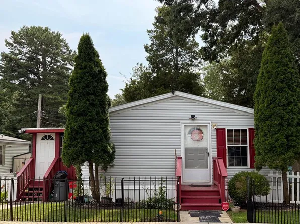 800 College Dr #45, Vineland, NJ 08360