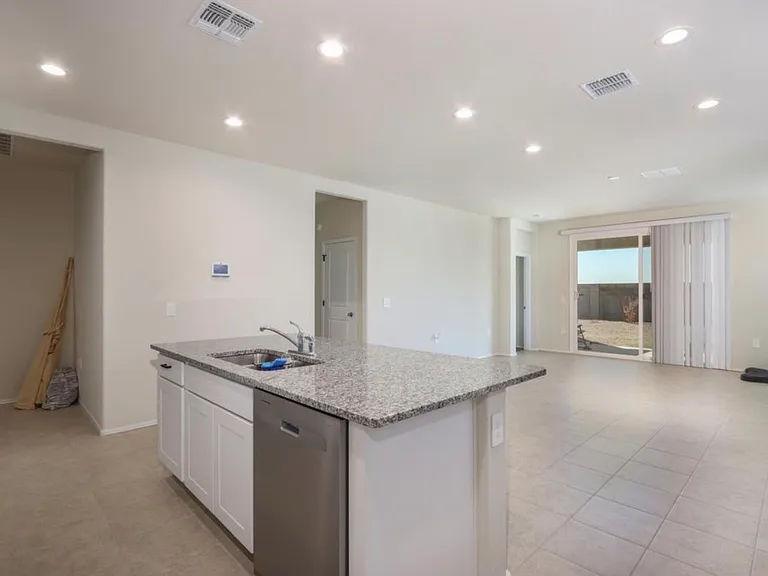 36085 W San Sisto Ave — Photo 15
