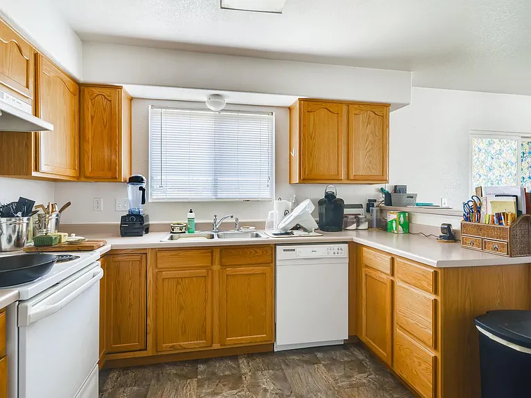 2615 Lone Tree Ct — Photo 4