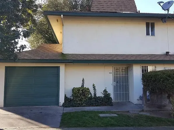 4825 N Winery Cir APT 104, Fresno, CA 93726