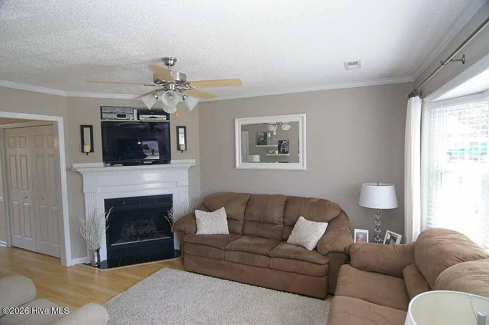 2 bed, 1.5 bath, $1,150 — Photo 2