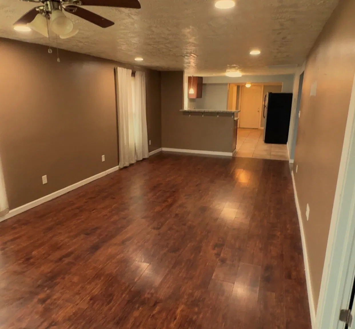 1618 Commercial St — Photo 1