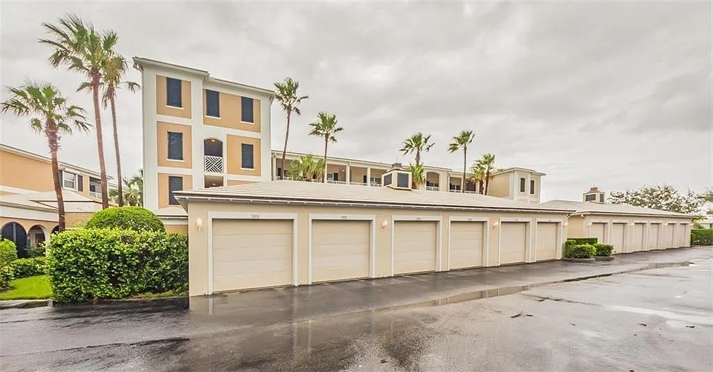 2 bed, 2.0 bath, 1178 sqft, $2,500 — Photo 1