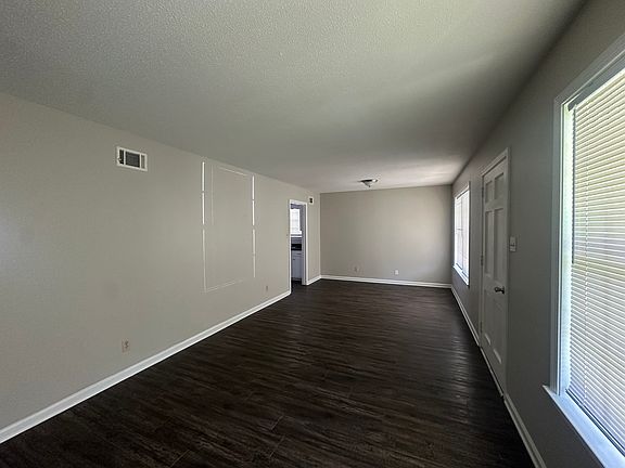 4th image of 5298 Dare Ave