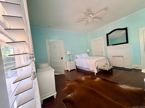 5th image of 2039 Butler Way NW
