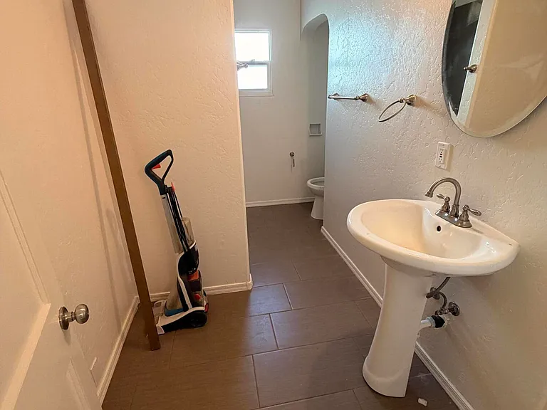 370 W Pima Ave — Photo 12