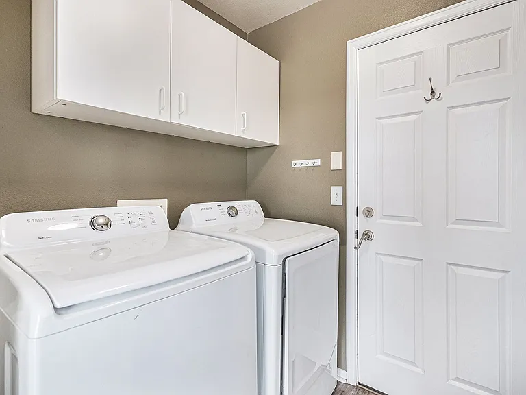 4230 Beautiful Cir — Photo 20