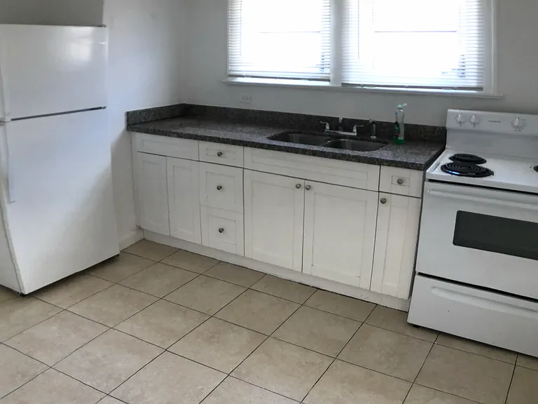 1011 SW 4th St #4 — Photo 12