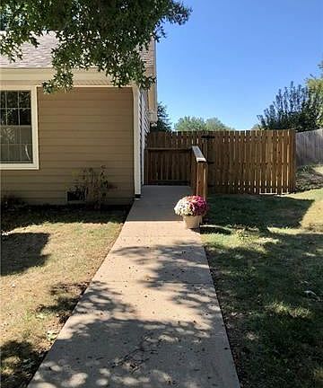 3rd image of 3404 N 37th Ter