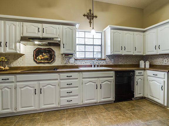 2nd image of 417 Glen Canyon Dr