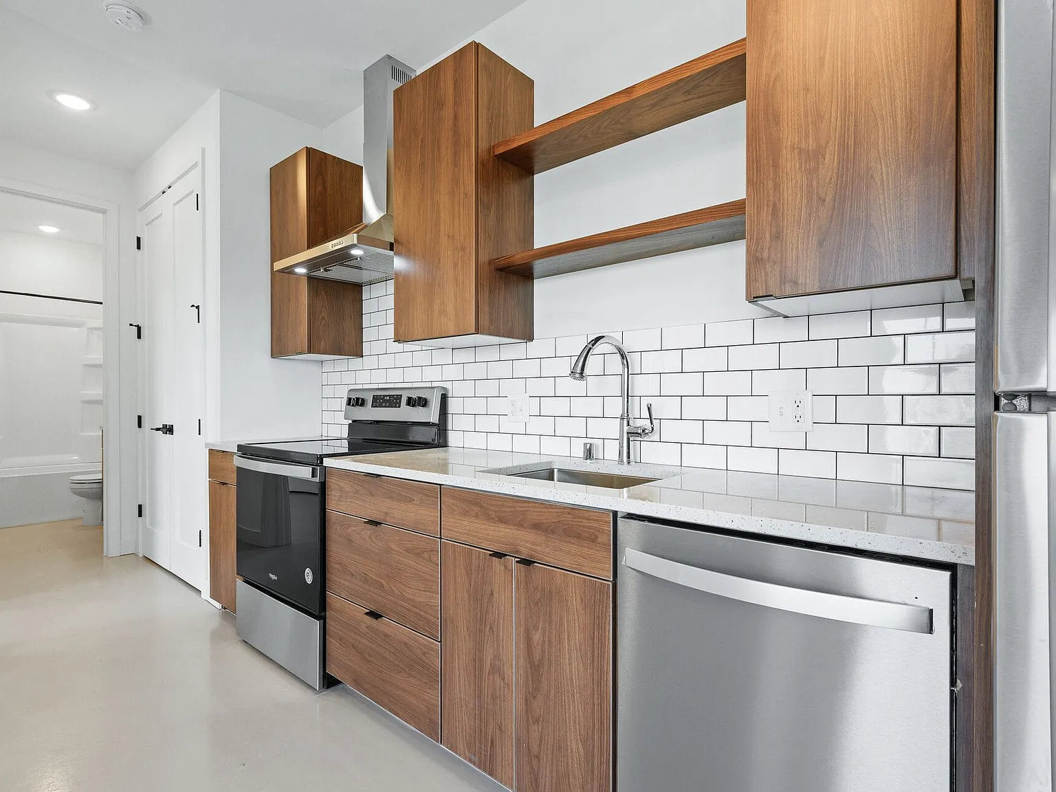 Laurel Apartments — Photo 3