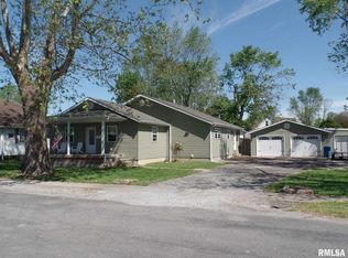 408 W 10th St, Johnston City, IL 62951