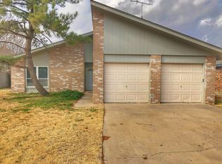 2915 Mesa Dr, Plainview, TX 79072