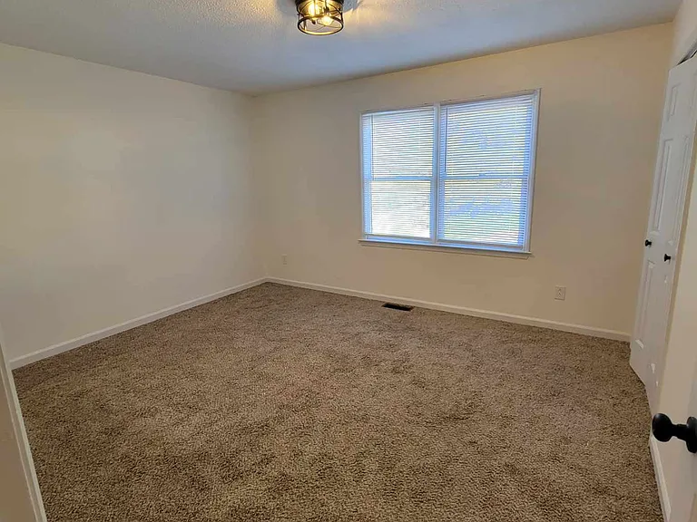2019 Ball Park Rd #H — Photo 4