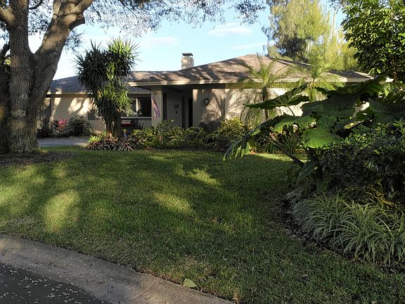5th image of 801 Seacrest Dr