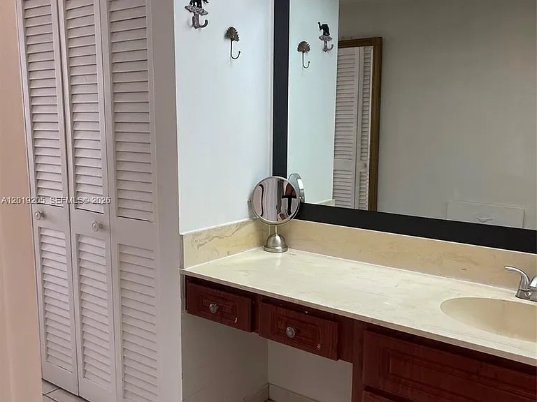 5701 Collins Ave #511 — Photo 18