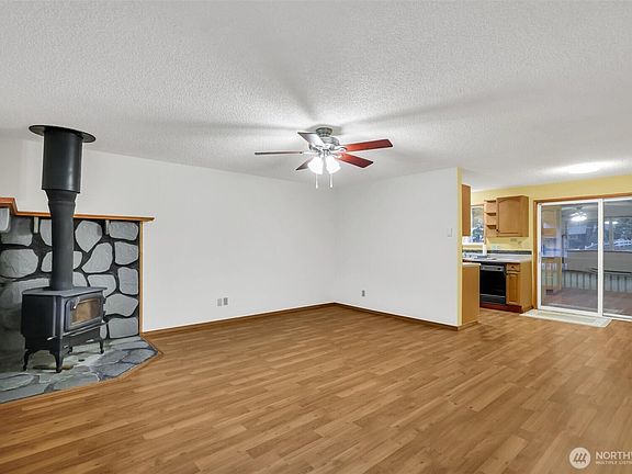 3rd image of 12302 114th Avenue E