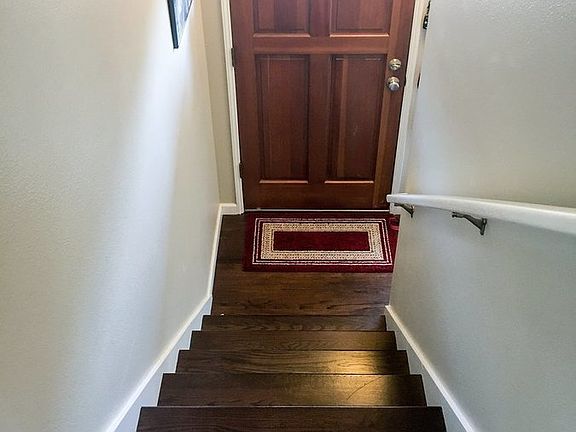 4th image of 10120 NE 62nd St Unit E