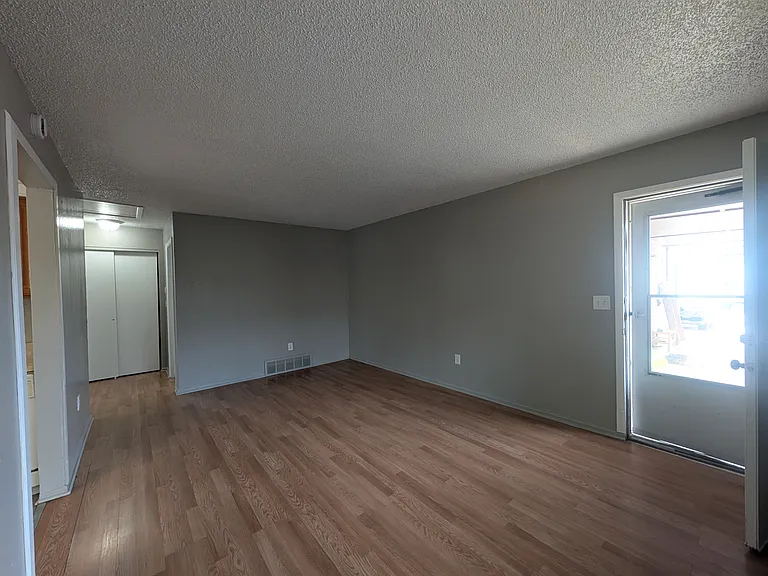 970 Newton St #B — Photo 4