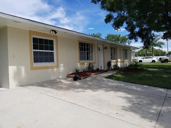 1st image of 3470 Harrow Ln