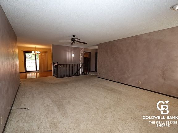 5th image of 2708 Henderson Dr