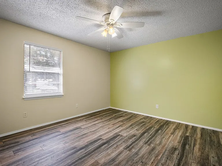 1016 Assisi Ln — Photo 19