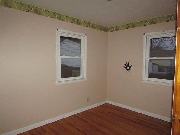 4th image of 1502 N 61st St