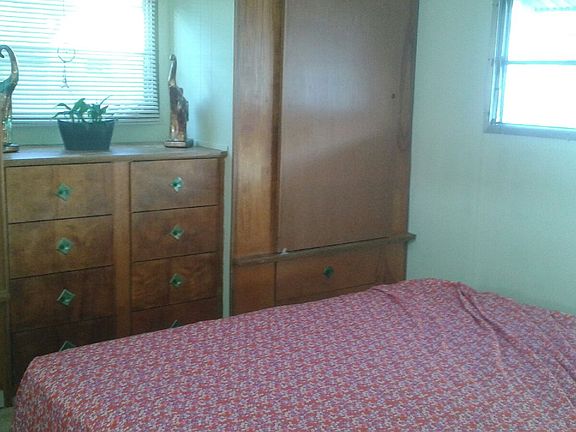 10x12 br w/builtins