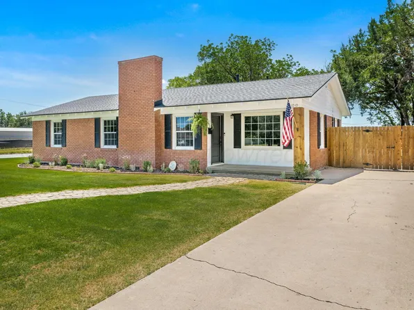 1010 8th Ave, Canyon, TX 79015