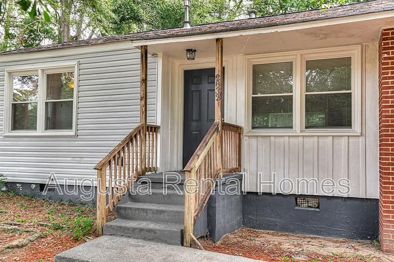 2 bed, 1.0 bath, 1168 sqft, $1,195 — Photo 2