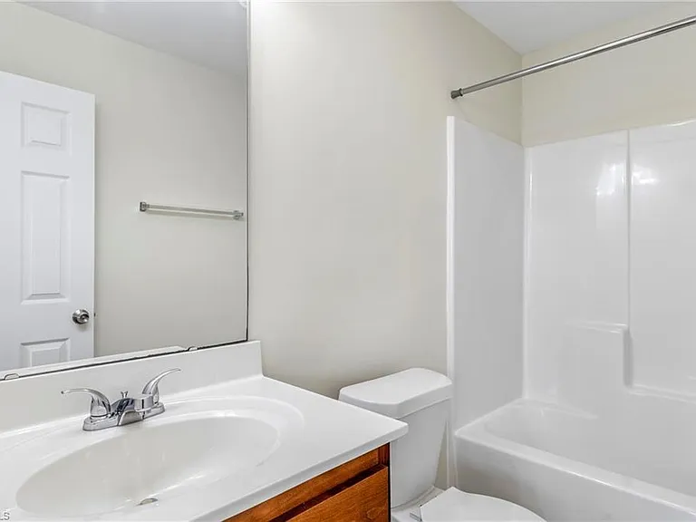 105 Sommerwall Pl — Photo 16