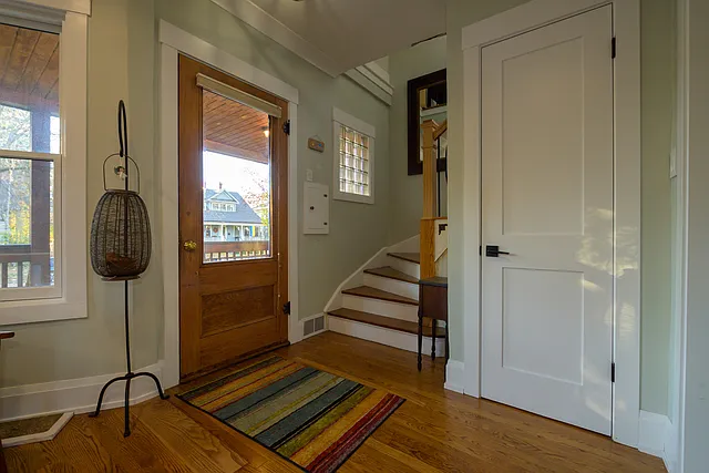 3 bed, 1.5 bath, 2500 sqft, $4,500 — Photo 4