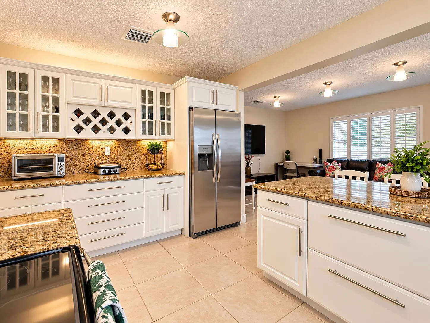 3 bed, 2.0 bath, 1936 sqft, $3,800 — Photo 4