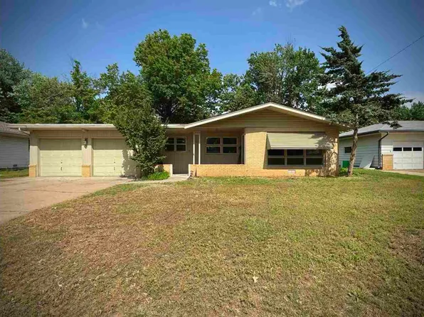 1705 El Camino St, Ponca City, OK 74604