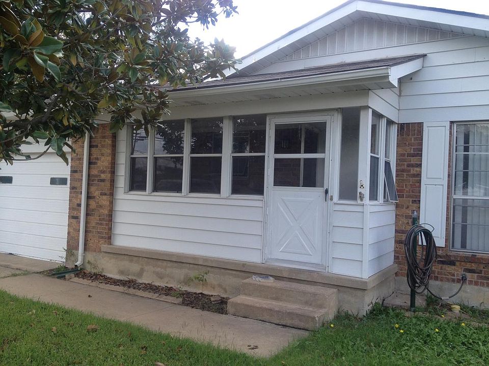1st image of 906 E Jasper Dr