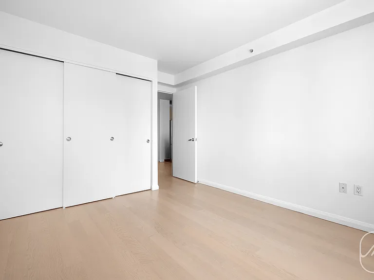 561 10th Ave #44G — Photo 10