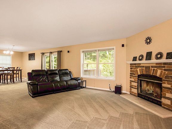 2nd image of 16299 Wildwood Valley Dr NE