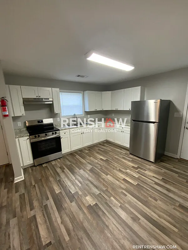 3 bed, 2.0 bath, 1176 sqft, $1,300 — Photo 3