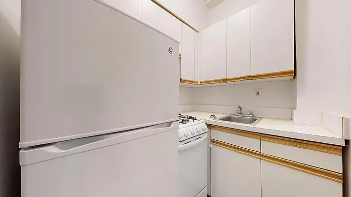 Rented by Bond New York | media 7
