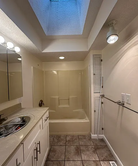 7232 Huck Cir NW — Photo 8