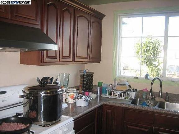 2nd image of 1980 Pulgas Ave